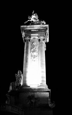 Luc Dartois 2009 - Paris by night, Alexandre III bridge