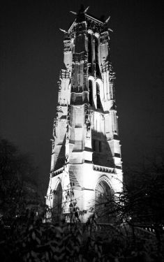 Luc Dartois 2009 - Paris by night, Saint-Jacques tower (3)