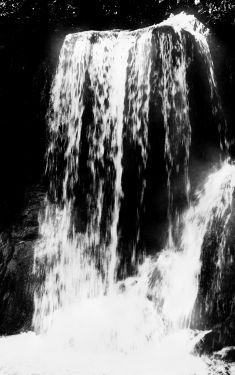 Luc Dartois 2009 - Thailand, waterfall