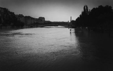 Luc Dartois 2016 - Paris flood, Tournelle bridge