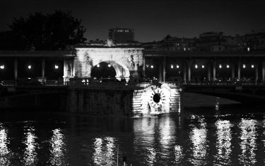 Luc Dartois 2016 - Paris by night flood, Bir-Hakeim bridge