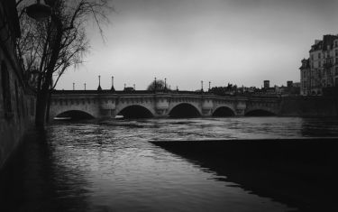 Luc Dartois 2018 - Paris flood under the rain, Pont Neuf