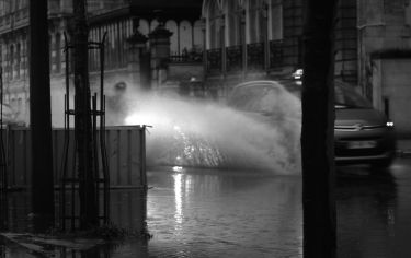 Luc Dartois 2018 - Paris under the rain, the wave