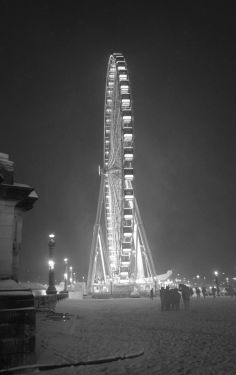 Luc Dartois 2018 - Paris by night under the snow, Ferris Wheel of the Place de la Concorde