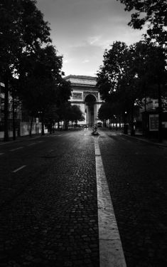 Luc Dartois 2020 - Paris under containment, L‘Arc de Triomphe (3)