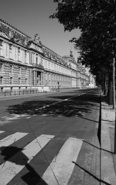 Luc Dartois 2020 - Paris under containment, Louvre Museum