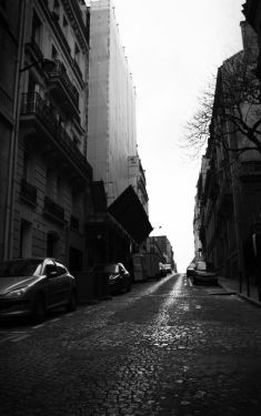 Luc Dartois 2020 - Paris under containment, Paul Valéry Street
