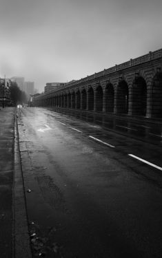 Luc Dartois 2021 - Paris under the rain, Bercy bridge (1)