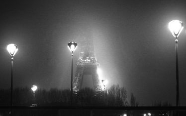 Luc Dartois 2008 - Paris by night, foggy night on the Eiffel Tower
