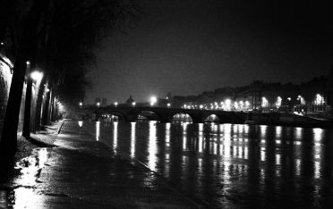Luc Dartois 2008 - Paris la nuit sous la pluie, Quais de Seine, Pont Royal (2)