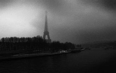 Luc Dartois 2009 - Paris under the rain, Eiffel Tower