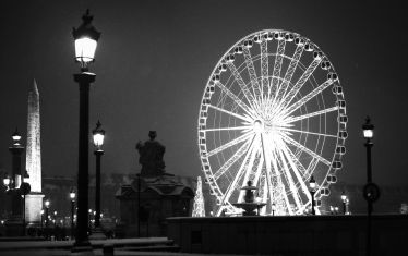 Luc Dartois 2009 - Paris by night under the snow, Place de la Concorde and Ferris Wheel