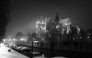 Luc Dartois 2009 - Paris by night under the snow, Notre-Dame