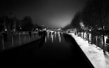Luc Dartois 2009 - Paris by night under the snow, Banks of Seine and Archeveche bridge