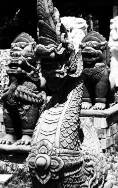 Luc Dartois 2009 - Thailande, boutique de sculptures en bord de route