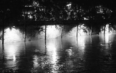 Luc Dartois 2016 - Paris by night flood, street lamps at the Ile de la Cite