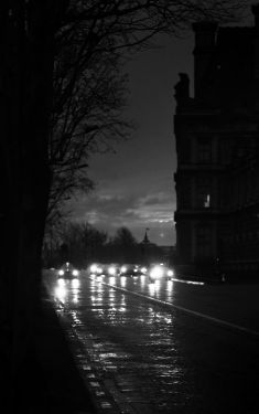 Luc Dartois 2018 - Paris la nuit sous la pluie, quai François Mitterrand