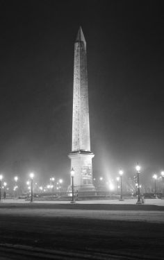 Luc Dartois 2018 - Paris by night under the snow, Obelisk of the Place de la Concorde
