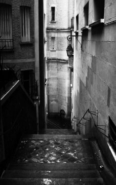 Luc Dartois 2019 - Paris under the rain, Rue des Eaux (4)