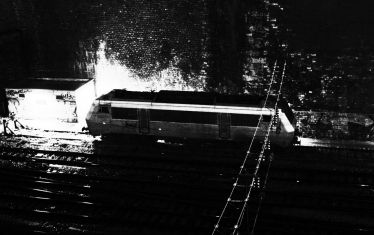 Luc Dartois 2019 - Paris la nuit sous la pluie, Gare Saint-Lazare (2)