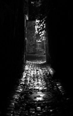 Luc Dartois 2019 - Paris la nuit sous la pluie, Rue Berton (8)