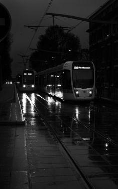Luc Dartois 2020 - Paris la nuit sous la pluie, Boulevard Lefebvre (1)
