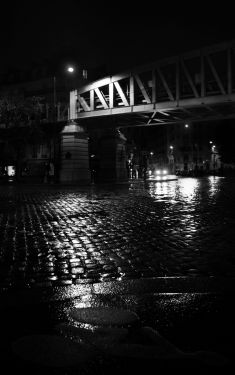Luc Dartois 2020 - Paris la nuit sous la pluie, Place Cambronne