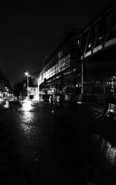 Luc Dartois 2020 - Paris la nuit sous la pluie, Pont de Bir-Hakeim (2)